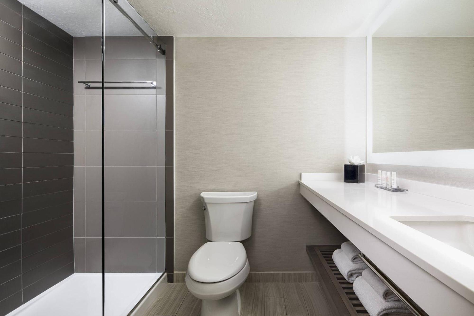 Houston Marriott South At Hobby Airport Hotel Exterior photo